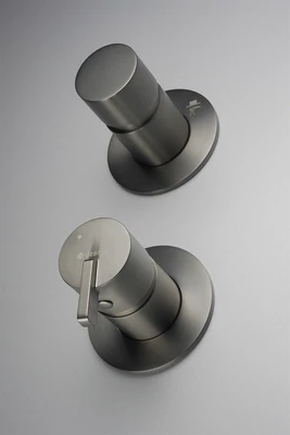 Mitigeurs de douche encastrés avec commutateur de douche