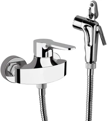 Robinet mitigeur de bidet chromé Remer Winner avec douchette et flexible.