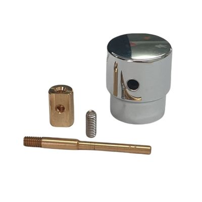 Pièces détachées pour boutons de commande de douche Hansgrohe en chrome et laiton, comprenant bouton, tige et vis.